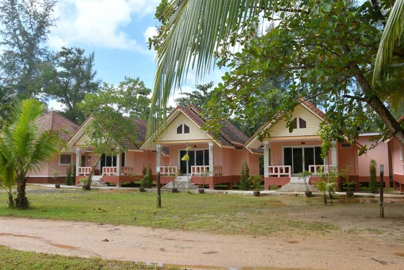 Double bungalows accross the garden